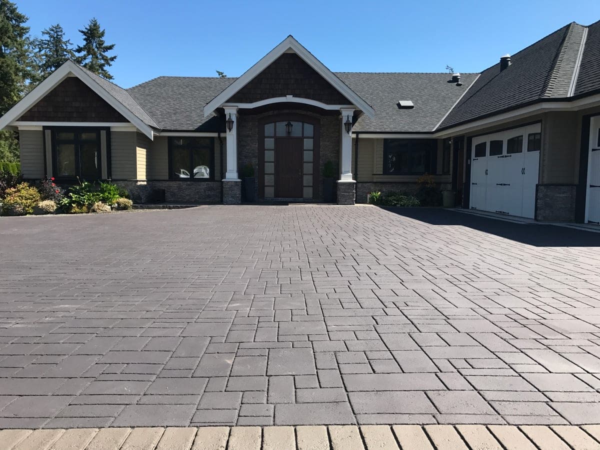 Residential Driveways surface systems by HUB — Canadian installation — installation photo 2